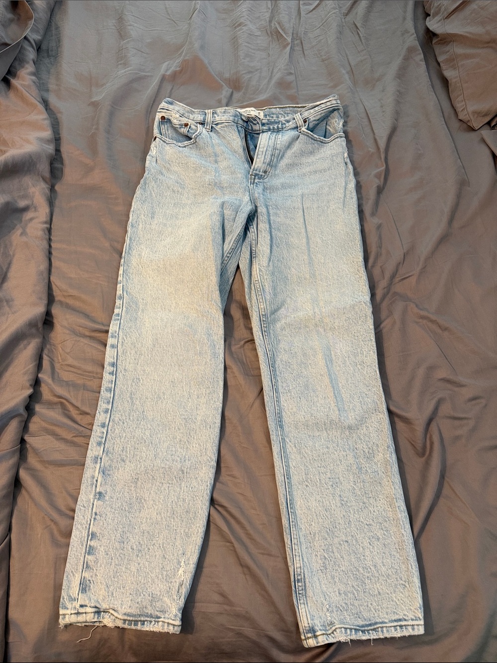 Abercrombie & Fitch The ‘90s Straight Ultra High Rise Jean